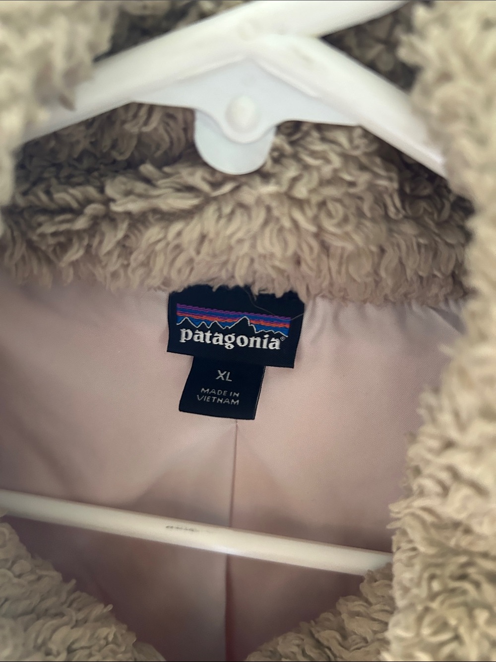 Patagonia Tan Sherpa Fleece Vest with Zipper - Picture 3 of 3